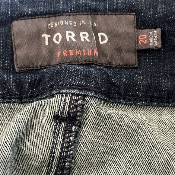 Women's TORRID PREMIUM DENIM MINI SKIRT Double button stretch slit size 20 - Picture 4 of 9